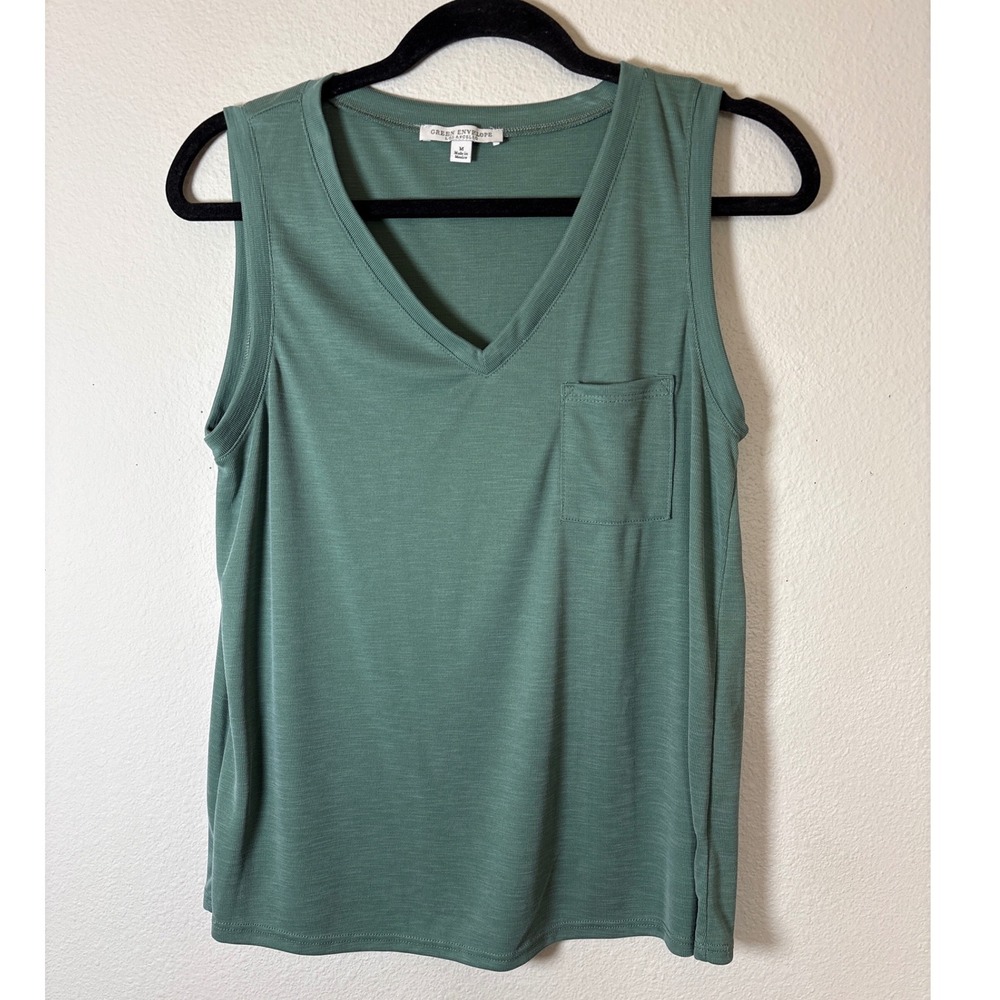 Green Envelope Womens Sage Green Ribbed V-Neck Pocket Tank Top Size M GTH722-MRS